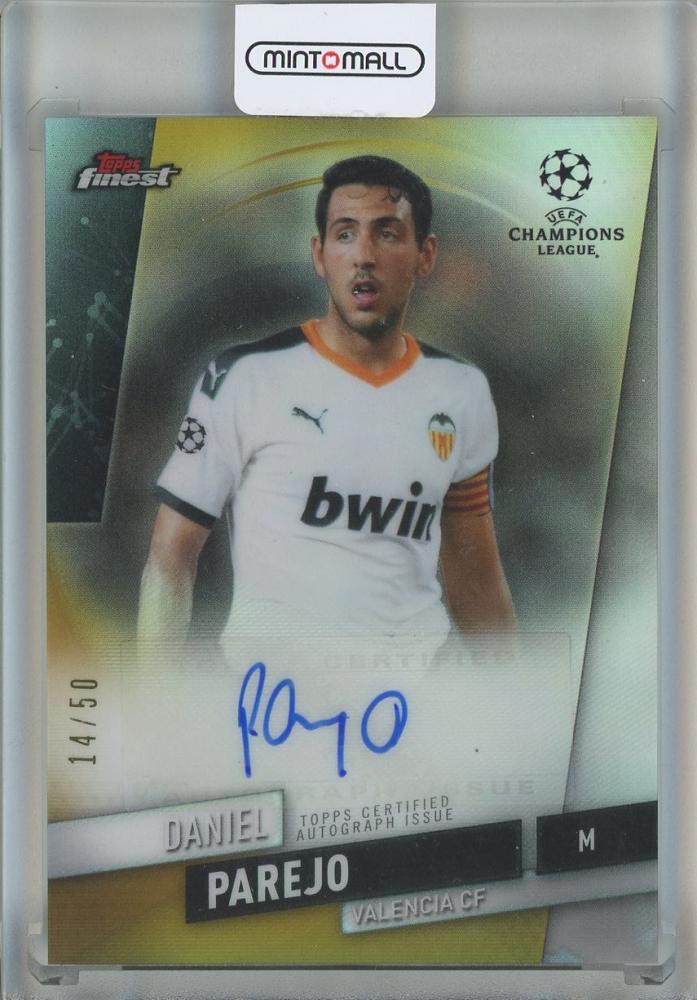 2020 Topps Finest UEFA Champions League Daniel Parejo Autographs Gold Refractors card #FADP14/50 from Valencia CF