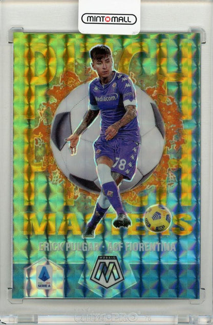 2020-21 Panini Mosaic Serie A Erick Pulgar Pitch Masters Gold Mosaic soccer card numbered 1 of 10