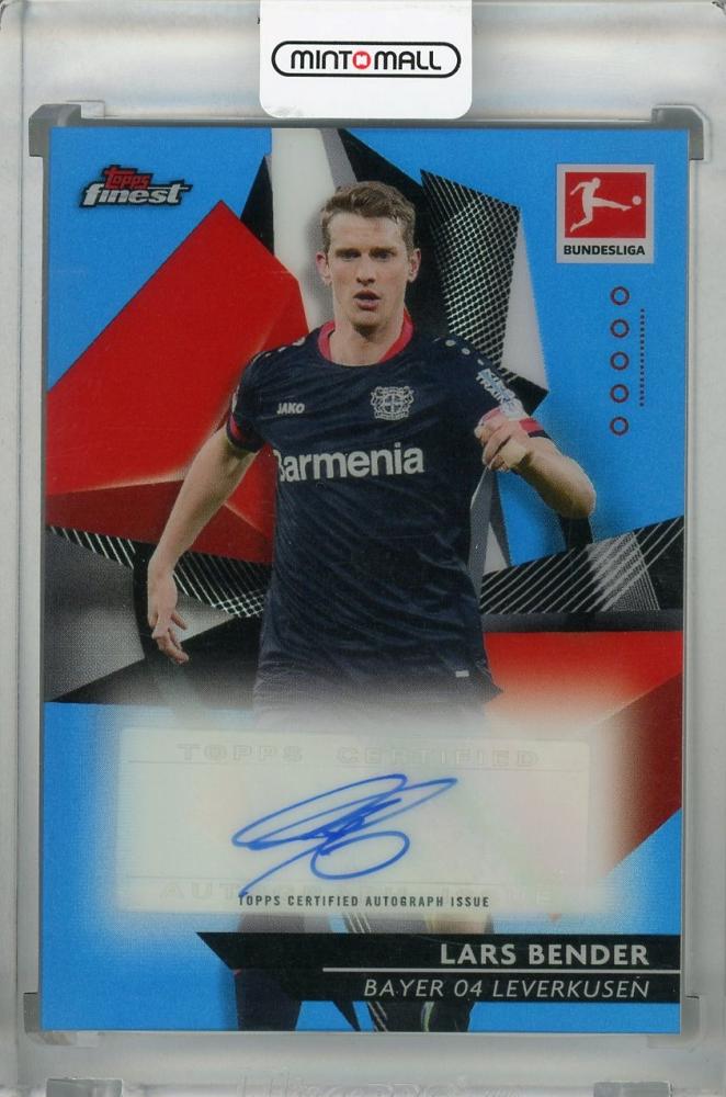 2020-21 Topps Finest Bundesliga Lars Bender Base Autograph Blue parallel card numbered 60 of 65
