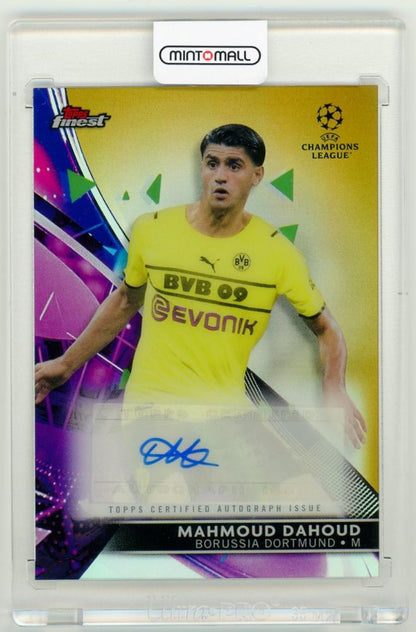 2021-22 Topps Finest UEFA Champions League Mahmoud Dahoud autograph gold refractor parallel card 48 of 50 Borussia Dortmund