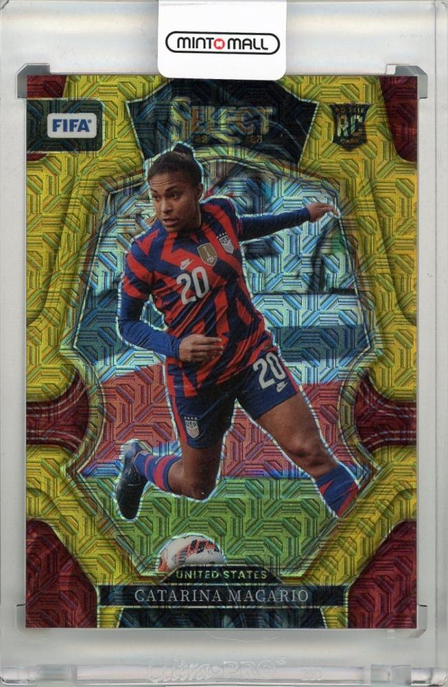 2022-23 Select FIFA Gold Mojo #192 card featuring Catarina Macario USA with serial 09/10