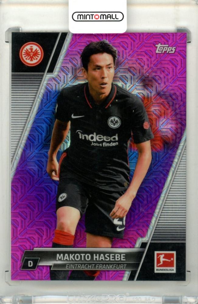 2021-22 Topps Bundesliga Japan Edition Makoto Hasebe #34 Base Chrome Mojo Pink Parallel trading card