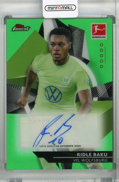 2020-21 Topps Finest Bundesliga Ridle Baku VfL WOLFSBURG Green Parallel Autograph card numbered 17 of 50