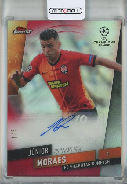 2020 Topps Finest UEFA Champions League Junior Moraes autograph Red Refractors card #FAJM1/5 FC Shakhtar Donetsk