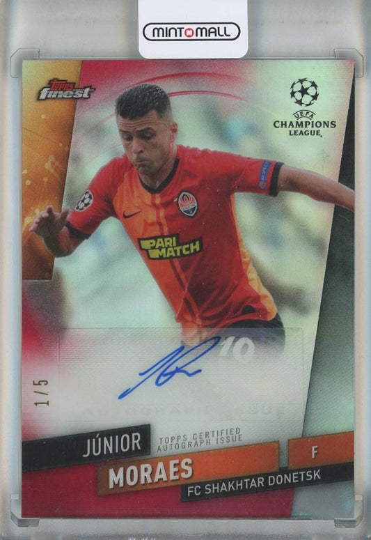 2020 Topps Finest UEFA Champions League Junior Moraes autograph Red Refractors card #FAJM1/5 FC Shakhtar Donetsk
