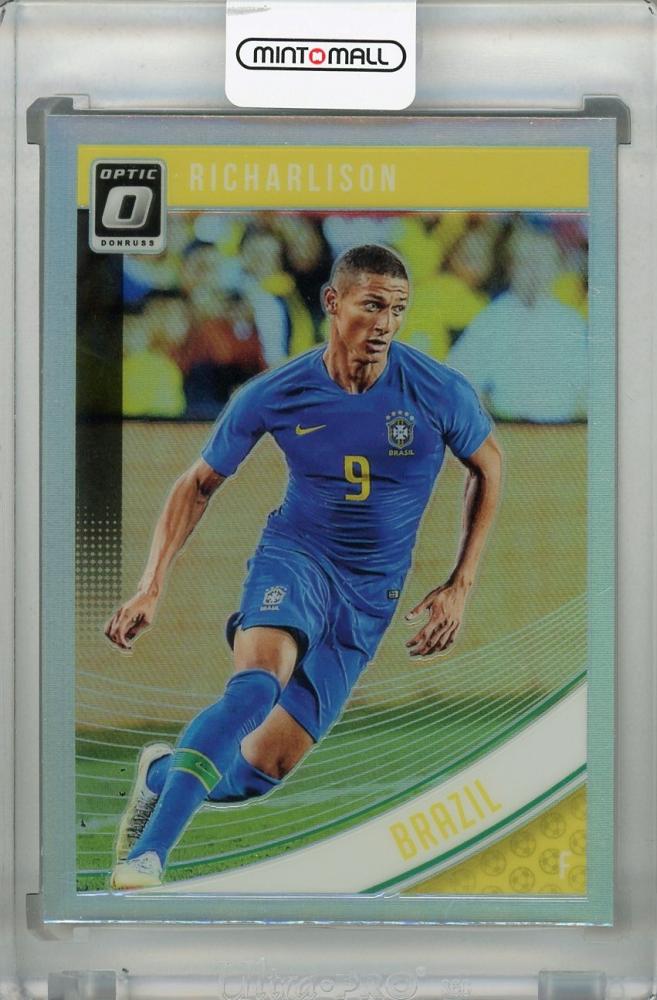 2018-19 Donruss Brazil Richarlison Base Optic Holo Parallel trading card featuring Richarlison in Brazil kit