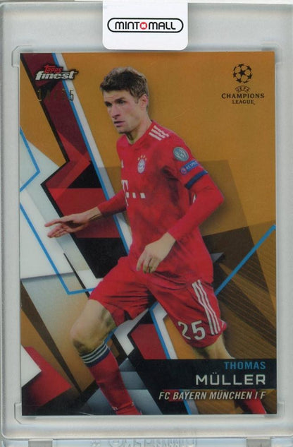 2018-19 Topps Finest UEFA Champions League Thomas Muller FC Bayern Munchen Base Orange parallel card numbered 14 of 25