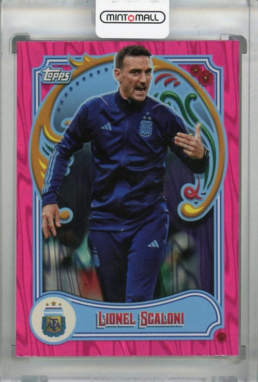 2023 Topps Argentina Fileteado Lionel Scaloni Base Pink Reflector parallel trading card numbered 32 of 50