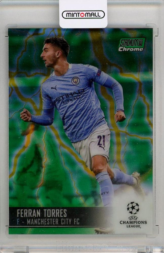 2020-21 Topps Stadium Club Chrome UEFA Champions League Ferran Torres Green/Yellow Electric Refractor card #81 serial 33/75