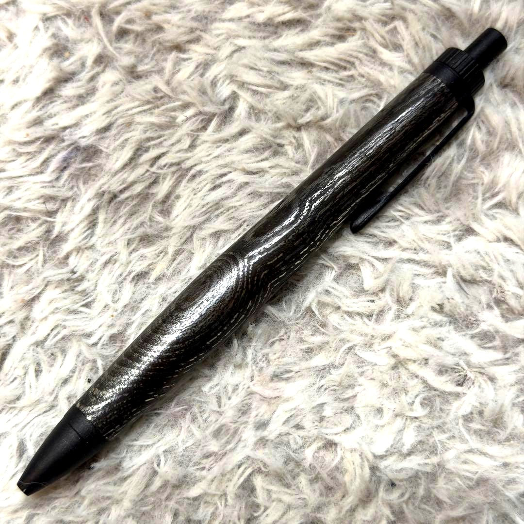 Metarized Wood Keyaki Pen with colored lacquer finish and contrasting metal parts, Japan import
