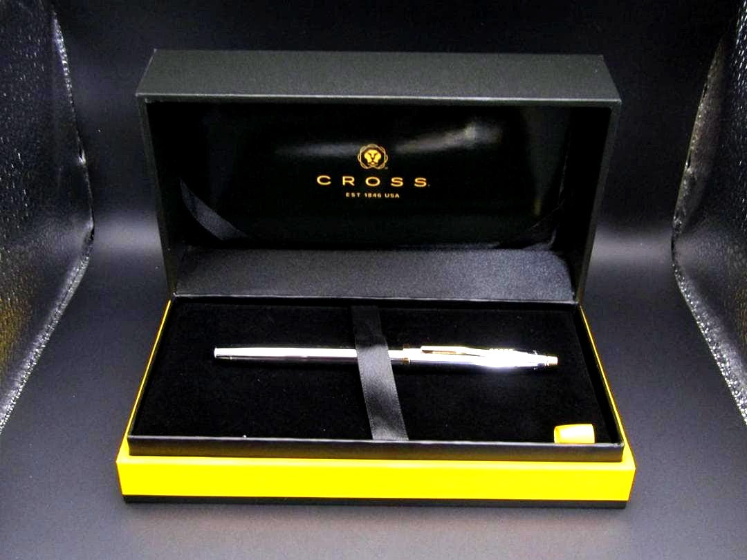 Cross Century II N3304 Medalist liquid ink rollerball pen in Medalist color with cap mechanism