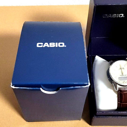 Casio Solar Radio Wave Watch Wave Ceptor with round dial and brown leather band Japan import
