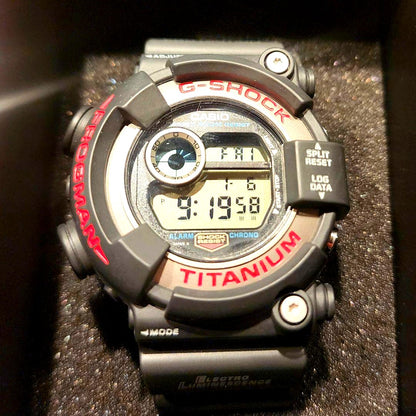 Casio G-Shock Frogman DW-8200 watch body with clean liquid crystal and unused bezel and strap