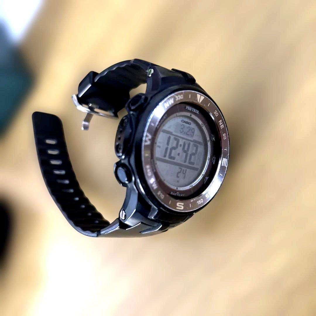 Casio Pro Trek PRG330 solar-powered watch Japan import with box, showing digital and analog display