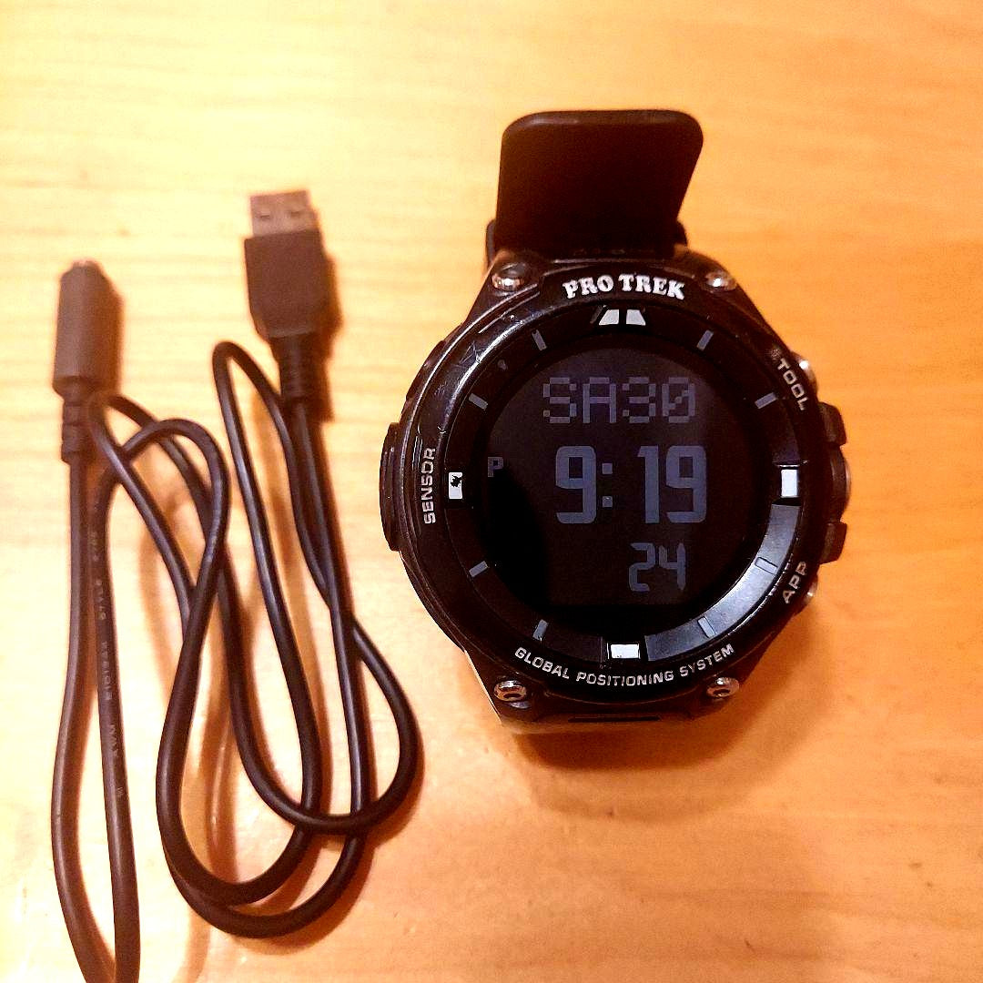 Casio PRO TREK Smartwatch with GPS and Charging Cable - Japan Import