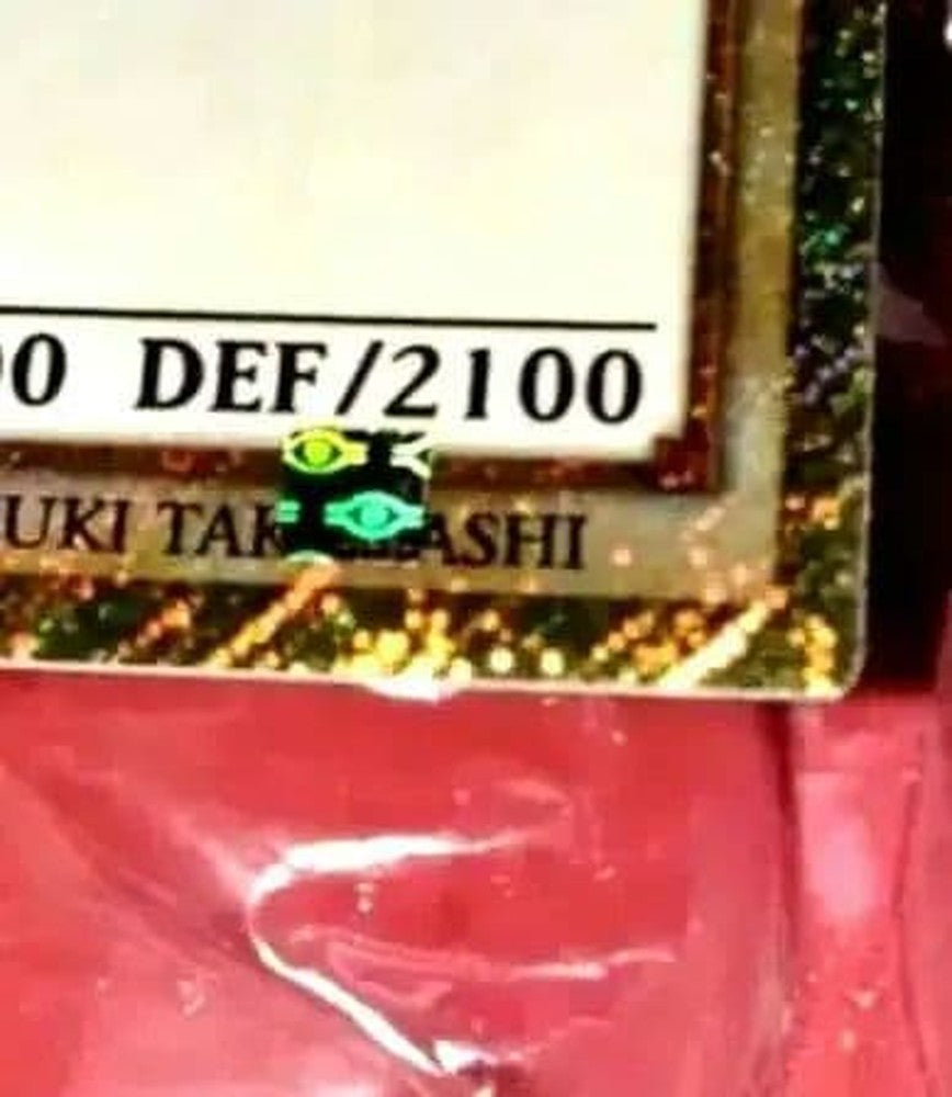 Bandai Yu-Gi-Oh! Black Magician MVP1-ENGV3 error card with misaligned hologram and corner damage, Japan import