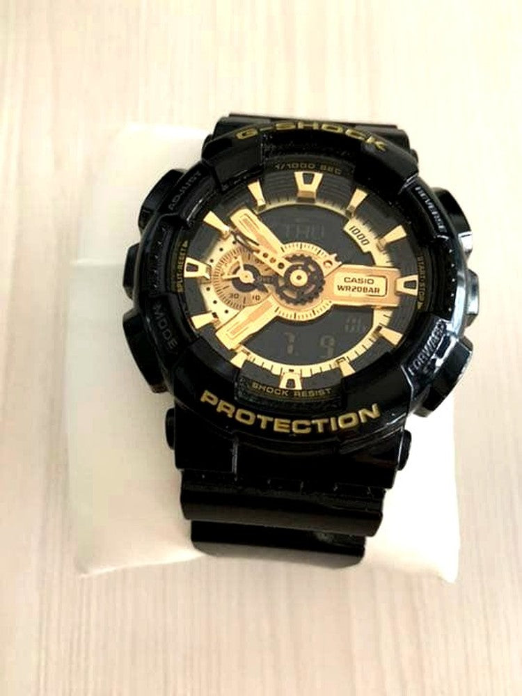 Casio G-Shock Watch Model G-SHOCK in used excellent condition with black resin band and digital-analog display