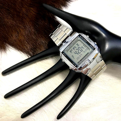 Silver Casio Data Bank digital watch with 10 year battery and clear display