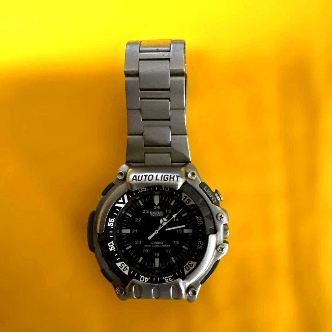 Casio Duro 200 quartz wristwatch with auto light and 200 meters water resistance