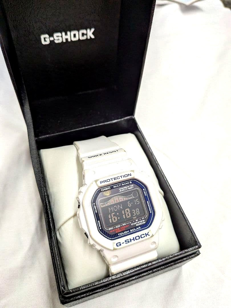 Casio G-Shock G-Lide white digital solar-powered watch with Multi-Band 6 radio reception
