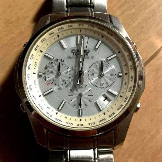 Casio Vintage stainless steel watch in silver with screw back case and water resistance up to 100 meters
