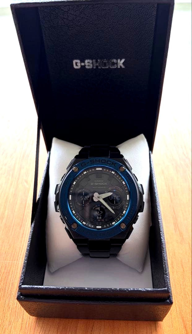Casio G-Shock G-Steel GST-W110BD-1A2JF black metal watch with blue dial and digital-analog display