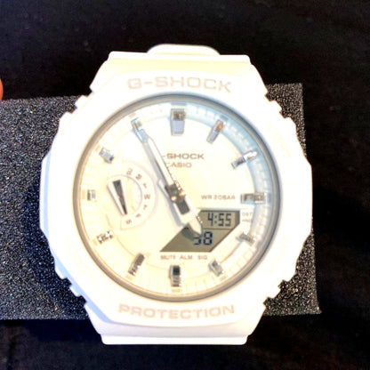 Casio G-Shock white wristwatch with box and instruction manual