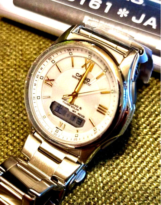 Casio Waveceptor Model 5161 men's watch with white dial and stainless steel band