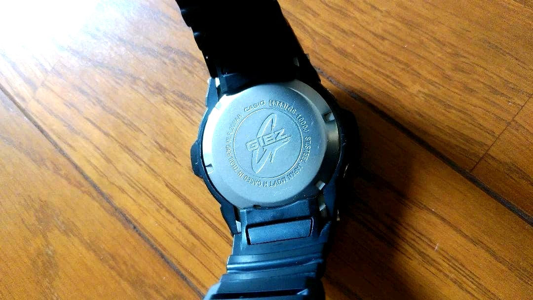 Casio Giez The G GS-1000J-1AJF chronograph watch with visible glass and bezel damage, Japan import