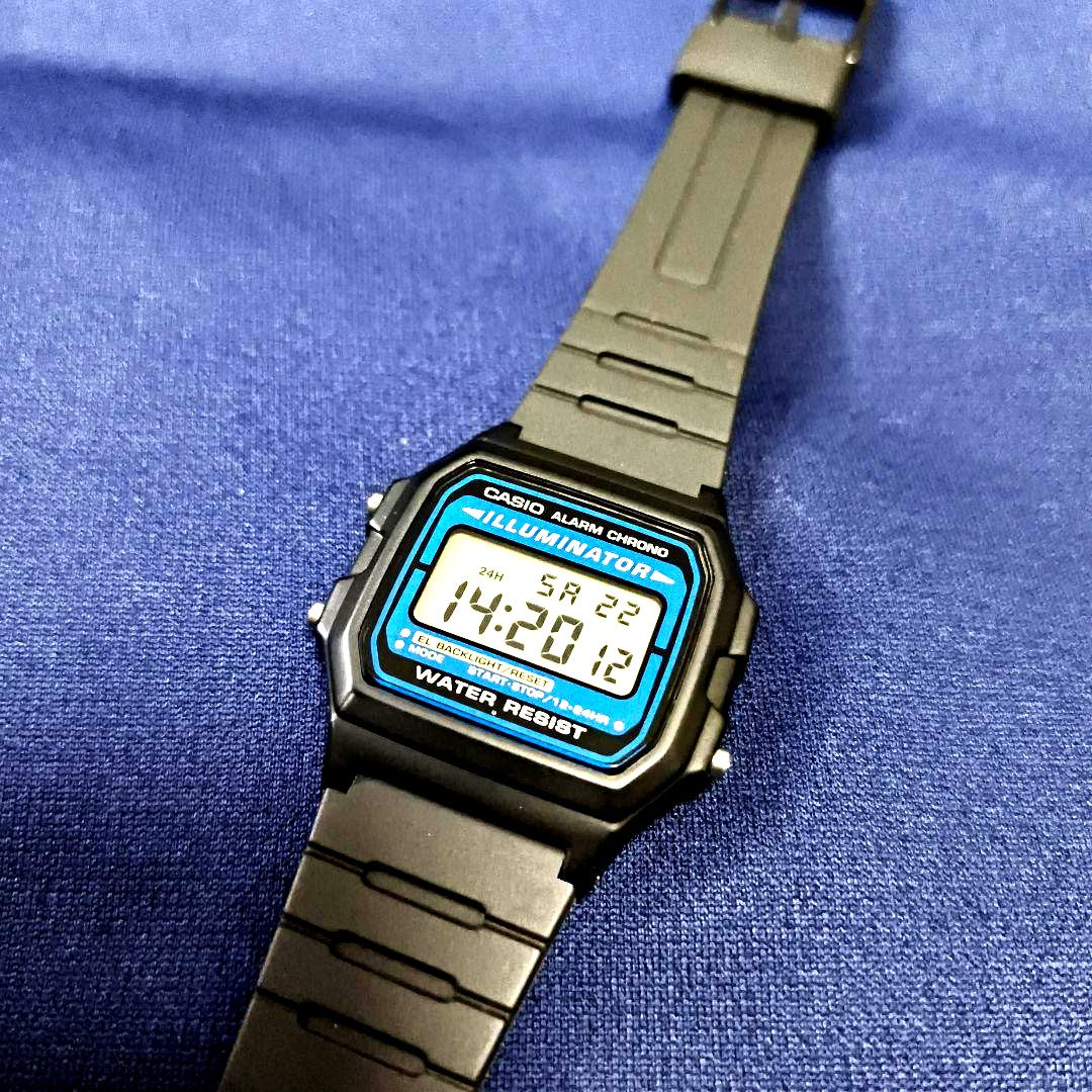 Casio F-105 with Accessories Discontinued Item