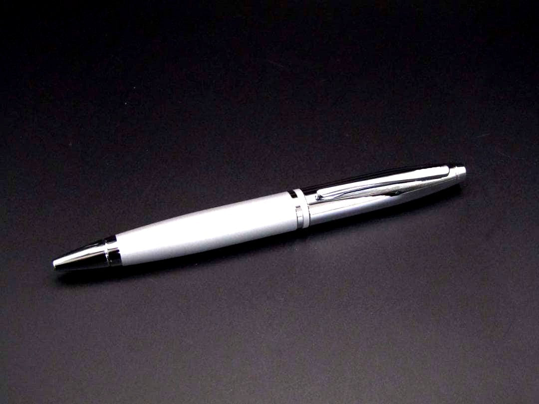 Cross Kurei AT0112-4 Satin Chrome Oil-Based Ballpoint Pen Japan Import