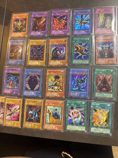Bandai Yu-Gi-Oh! OCG Duel Monsters 21 Japanese trading cards bulk set with various characters