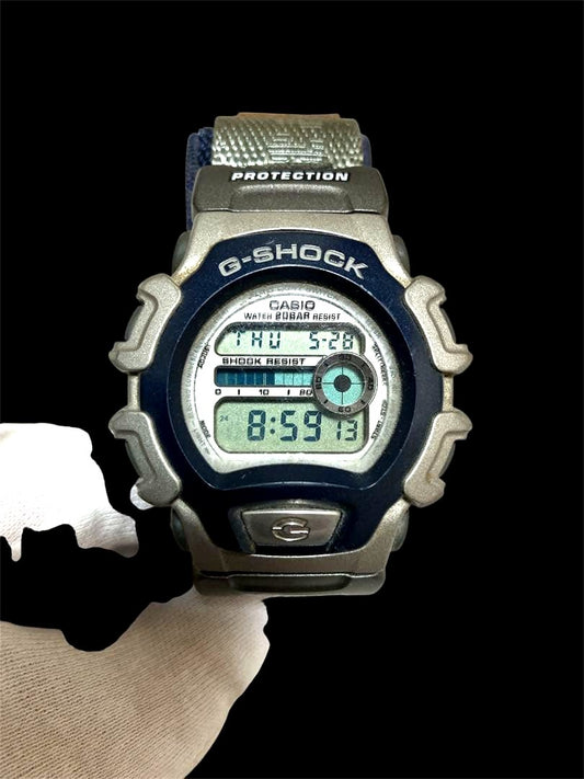 Casio G-Shock X-tream DW-004X-2BT rare model watch with black strap and digital display