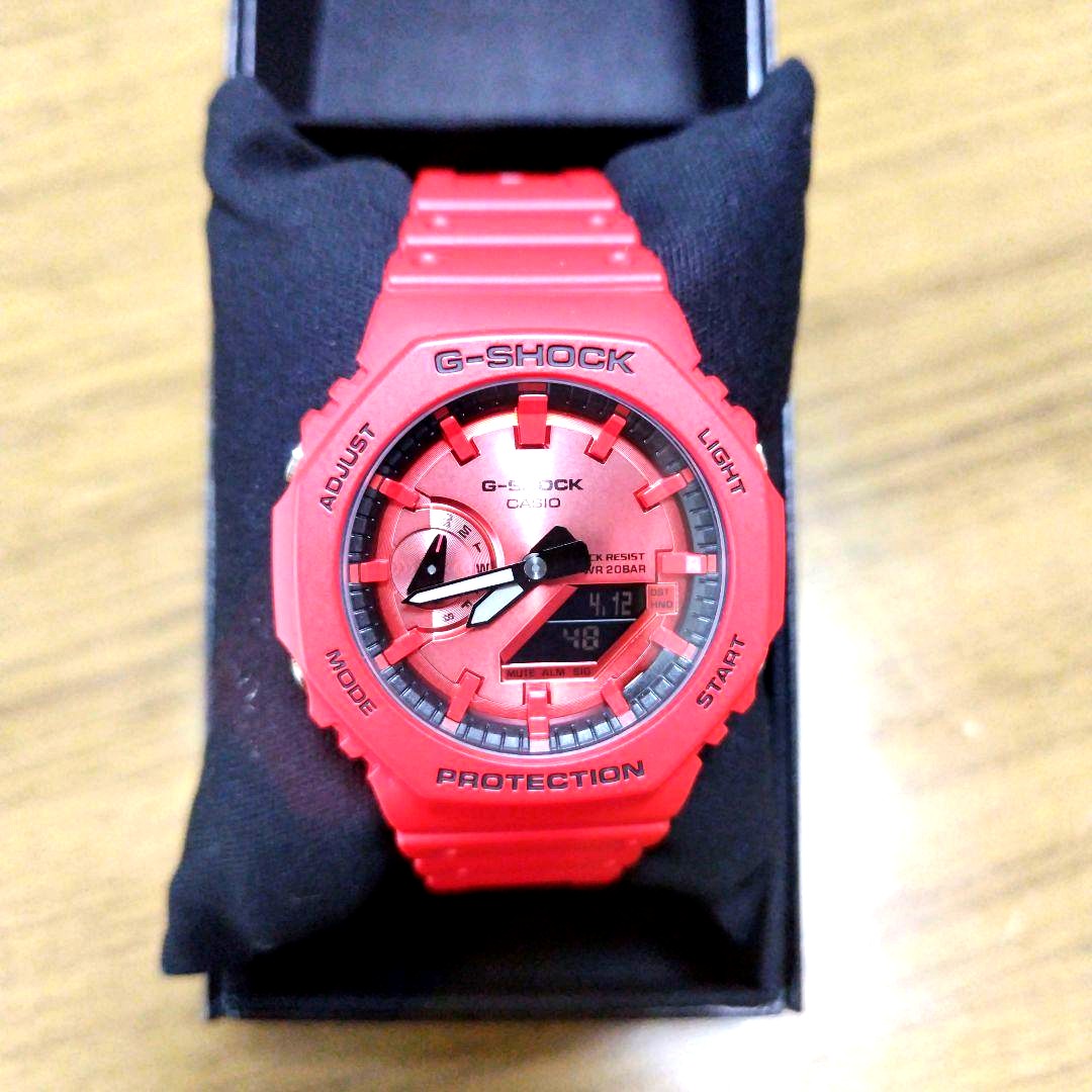 Casio G-Shock GA-2100RRB-4ADR watch with reversed LCD in near mint condition with box and accessories