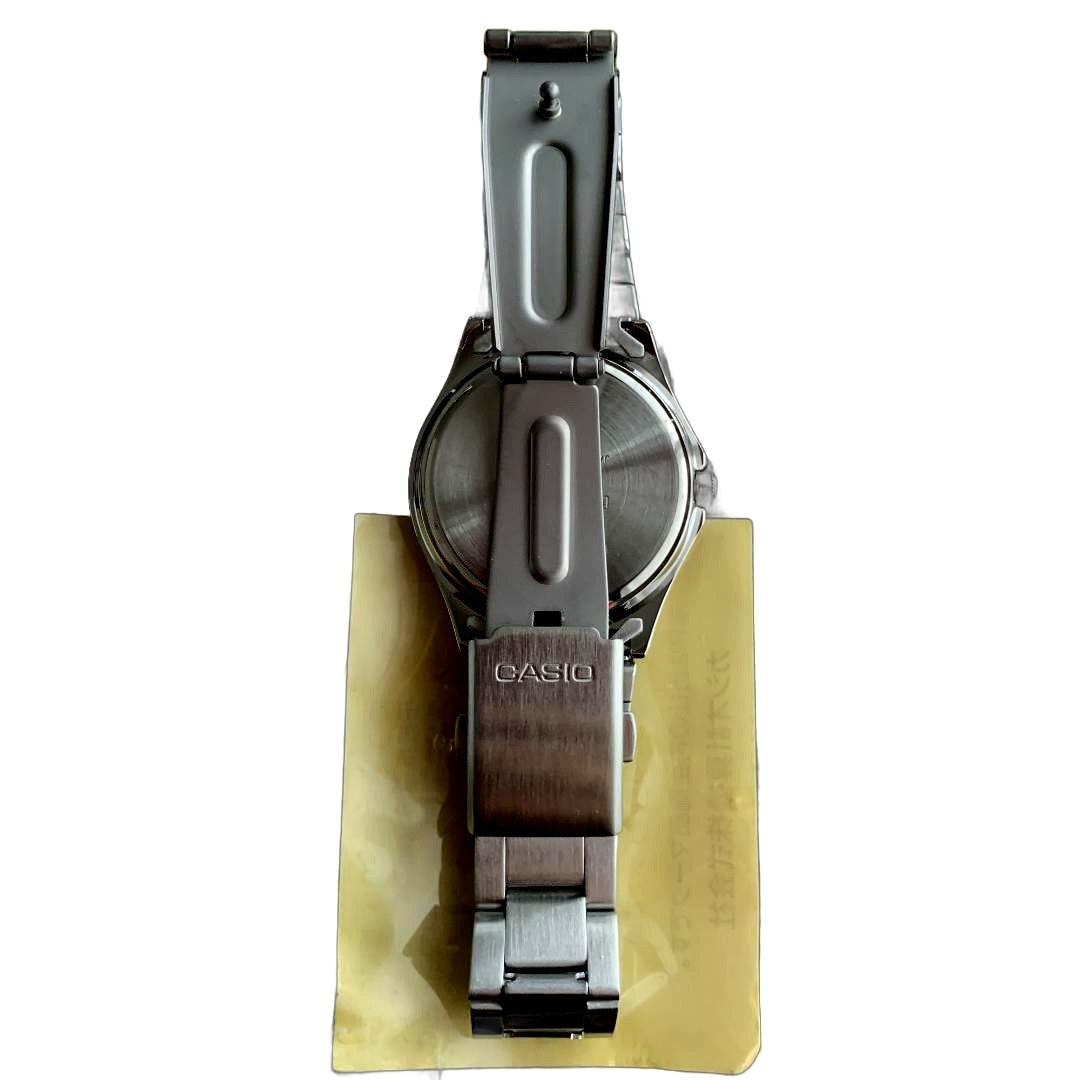 Casio Collection ANA-HK1 Quartz Watch Model 1333 with silver dial and silver band Japan import