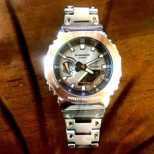 G-Shock Casio silver waterproof watch with digital display in excellent condition
