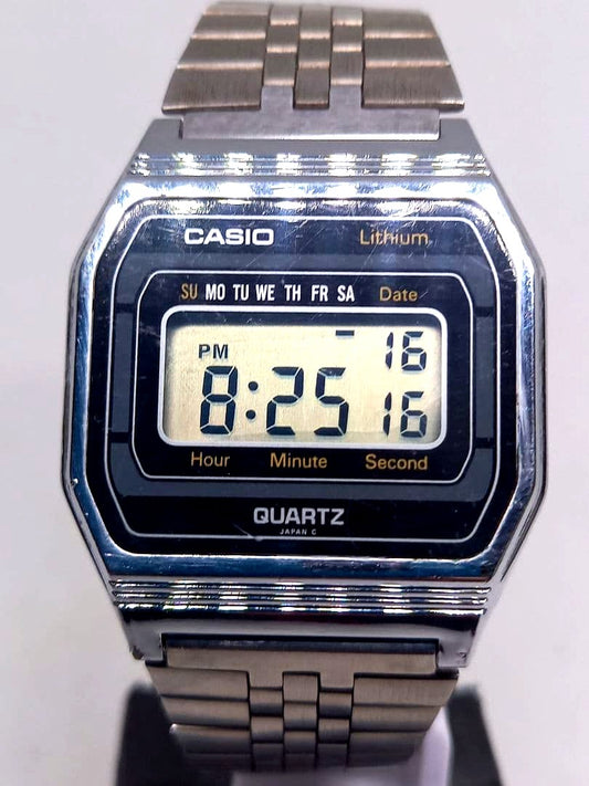 Casio Digital Watch Model B817 with stainless steel band and digital date display Japan import