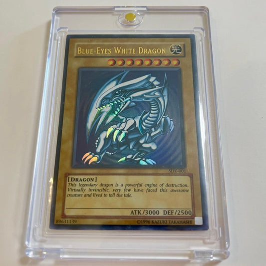 Blue-Eyes White Dragon SDK-001 Asia Edition Initial Artwork Ultra Rare Trading Card in very good condition