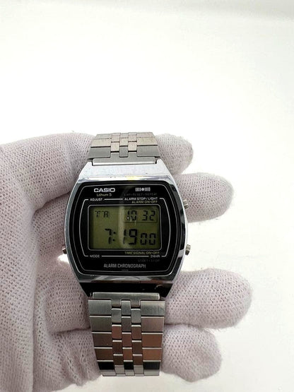 Casio Vintage 1980s Digital Watch Model 106 S001 with adjustable band, black display, Japan import