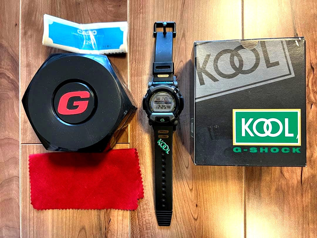 G-Shock Kool DW-002 watch with black dial and black silicone rubber band
