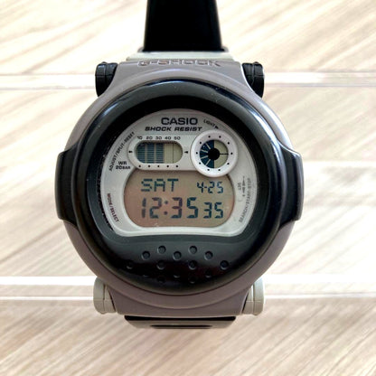 Casio G-Shock G-001BE-8JR 40th Anniversary gray digital watch with water resistance up to 20 BAR