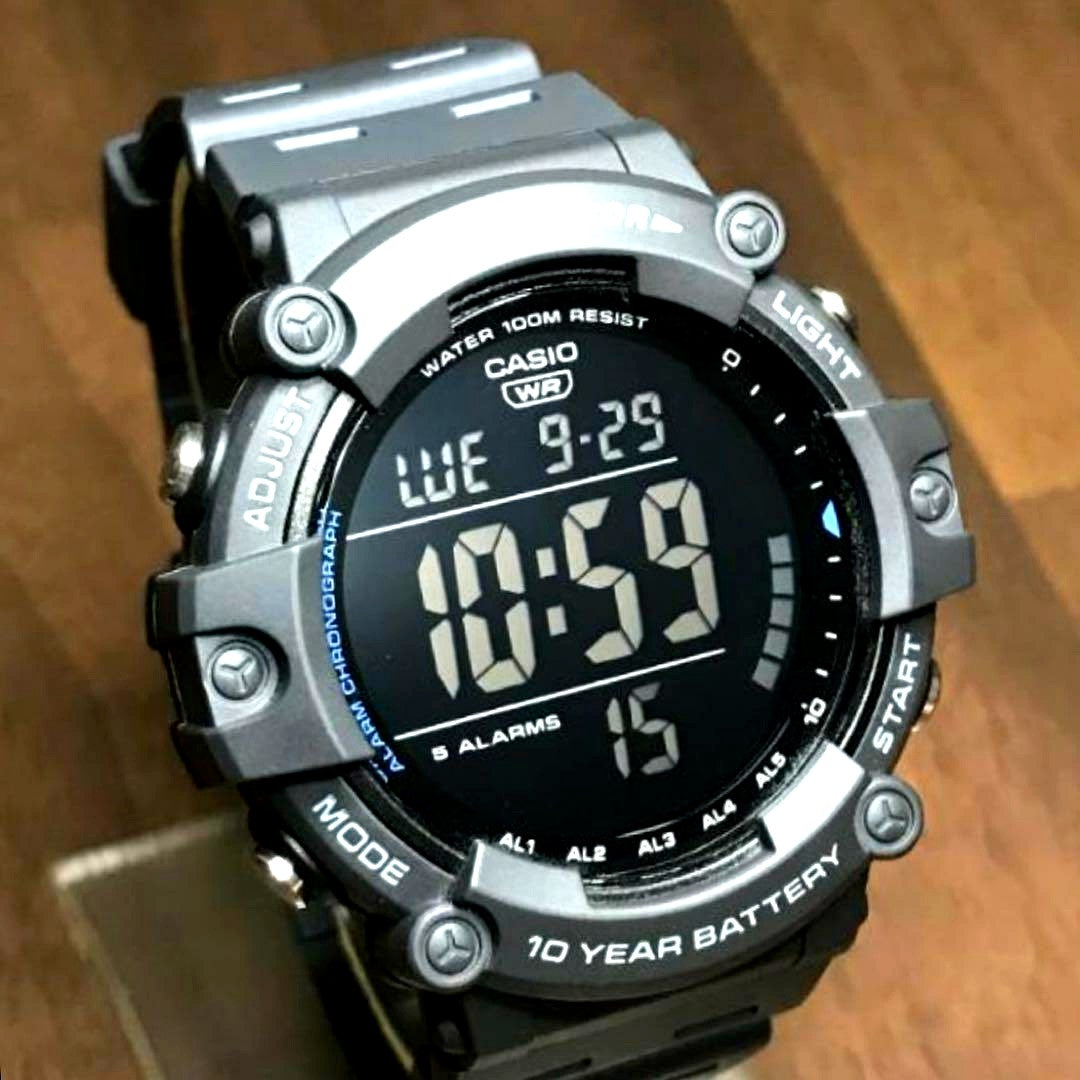 Casio digital wristwatch with large face, resin strap and bezel, designed for outdoor use