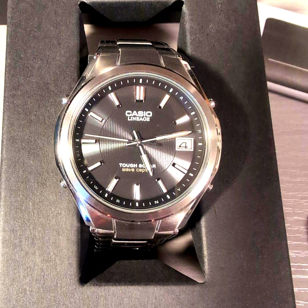 Casio Lineage LIW-120DEJ-1AJF stainless steel analogue watch with black dial and solar radio reception