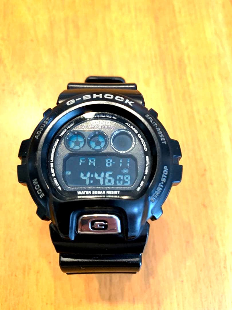 Casio G-Shock DW6900 ST watch Japan import model DW6900 ST with classic G-Shock design