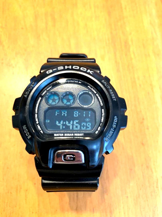 Casio G-Shock DW6900 ST watch Japan import model DW6900 ST with classic G-Shock design