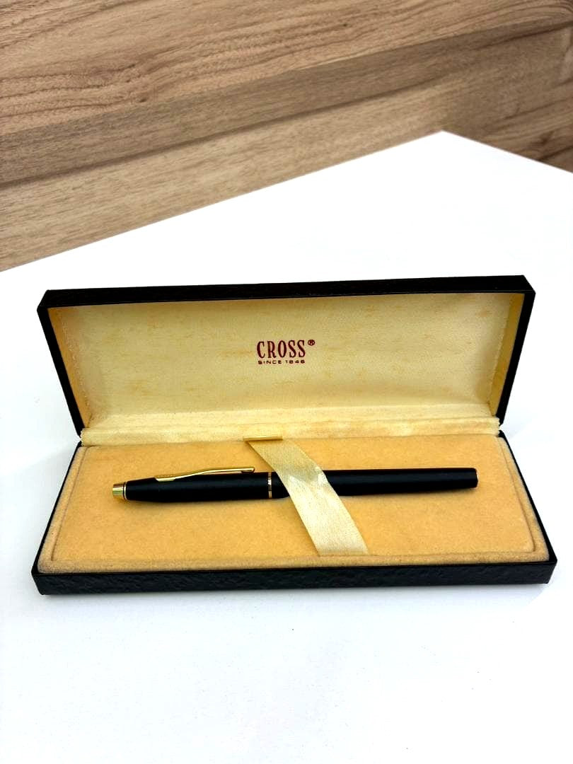 Cross Pen Series fountain pen with black body, gold and black nib in dedicated case