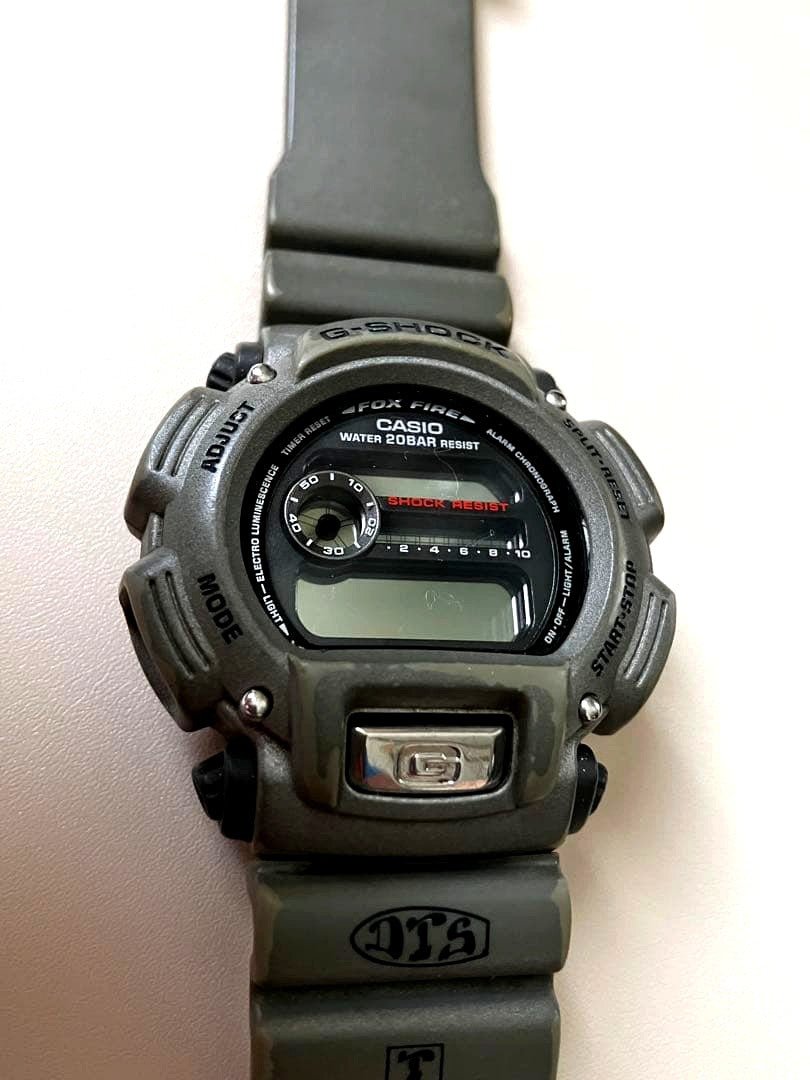 Casio G-Shock Dogtown DW-9000M-8T vintage collaboration watch Japan import front view