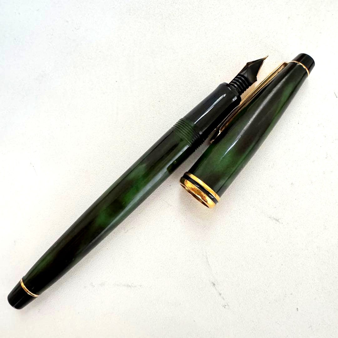 Cross Vintage Green Marble Fountain Pen unknown Model Rare Japan Import