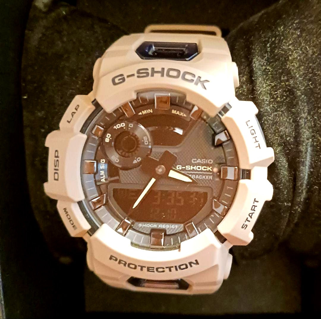 Casio G-Shock GBA-900UU-5A Khaki digital-analog watch with resin band and rugged design